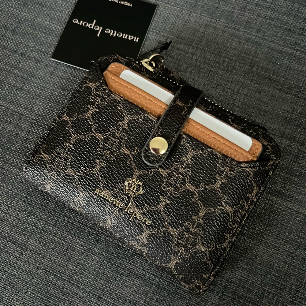 NWT NANETTE LEPORE SMALL LOGO BIFOLD WALLET ORGANIZER & CARD CASE CARDHOLDER - Picture 13 of 14